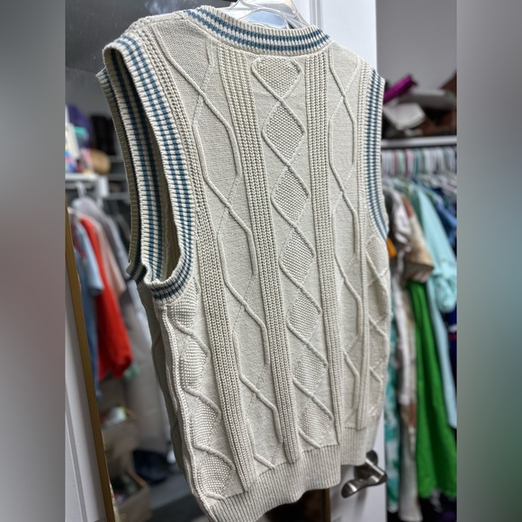 BP. Nordstrom sweater vest, size XS. NWT - Picture 3 of 4